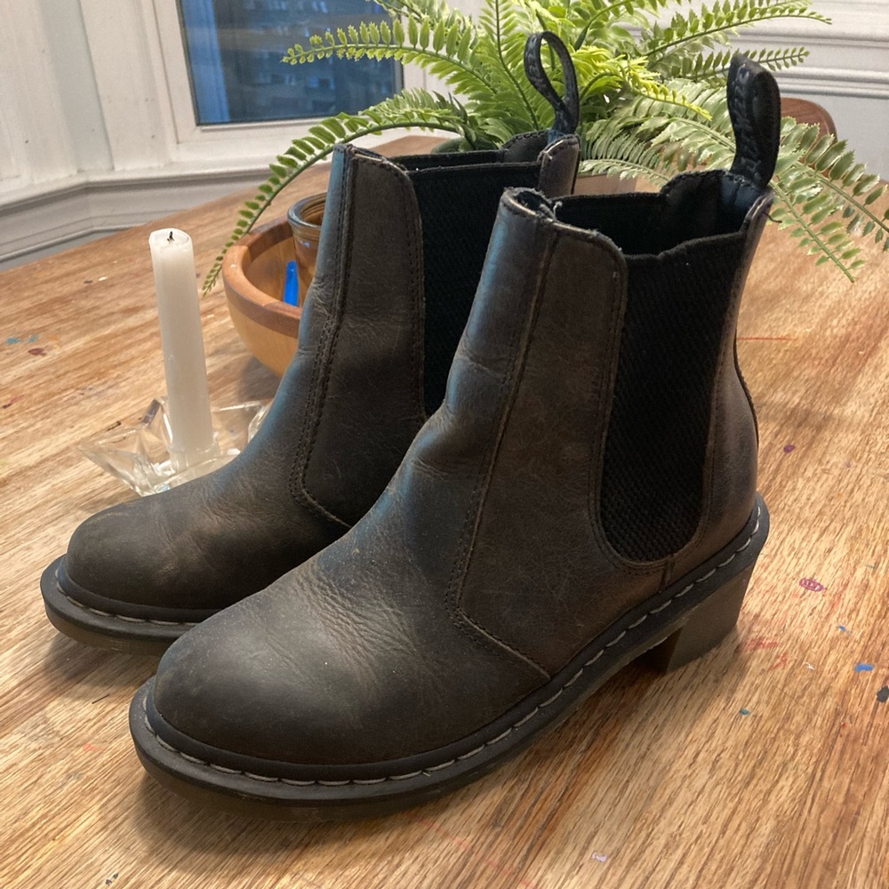 Dr. Martens Cadence Heeled Chelsea Boot W7